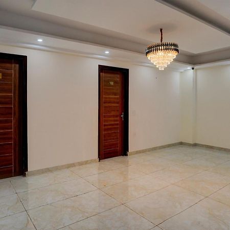 Hotel O R.N Residency Hotel Ґазіабад Екстер'єр фото