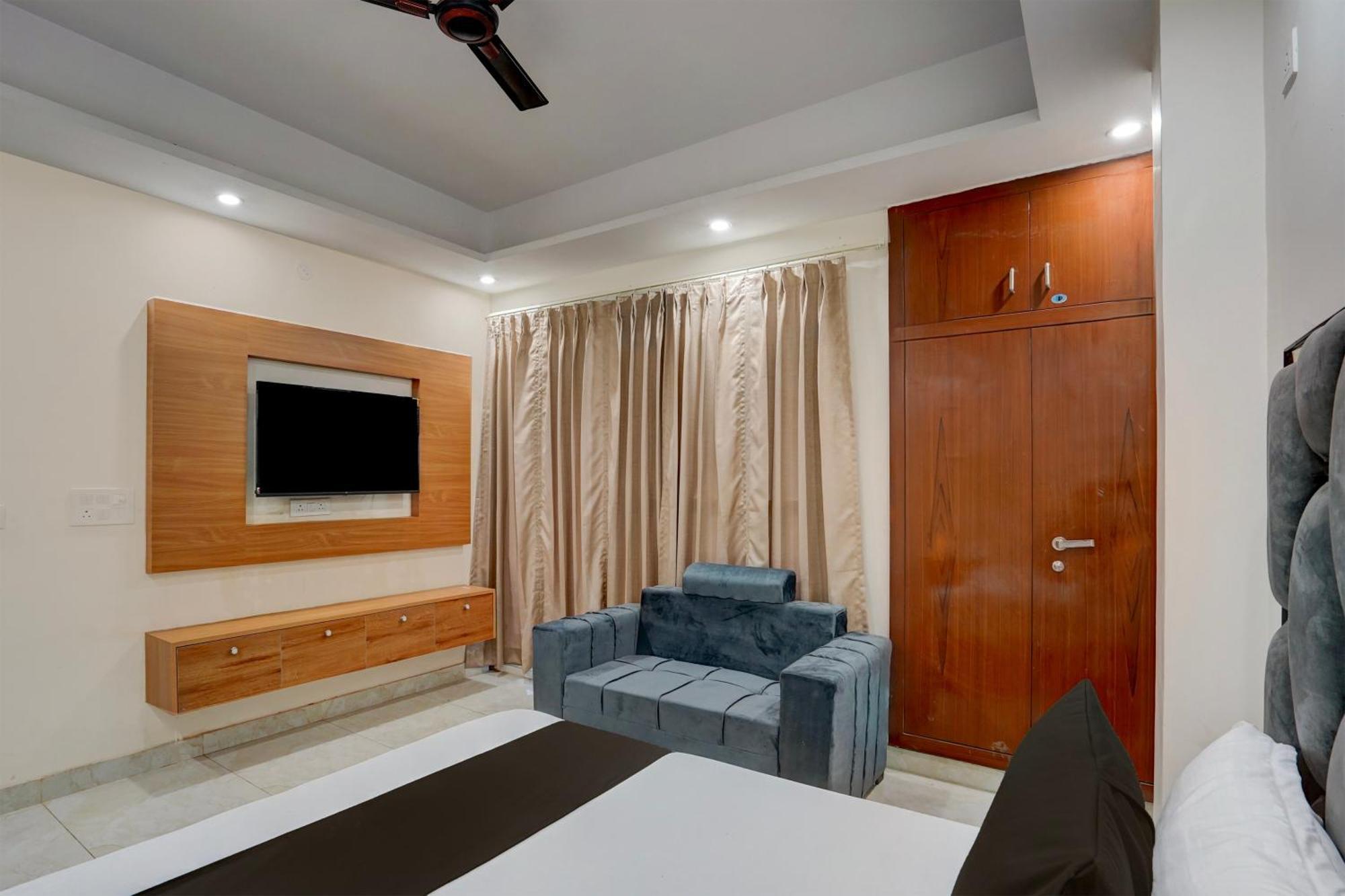 Hotel O R.N Residency Hotel Ґазіабад Екстер'єр фото