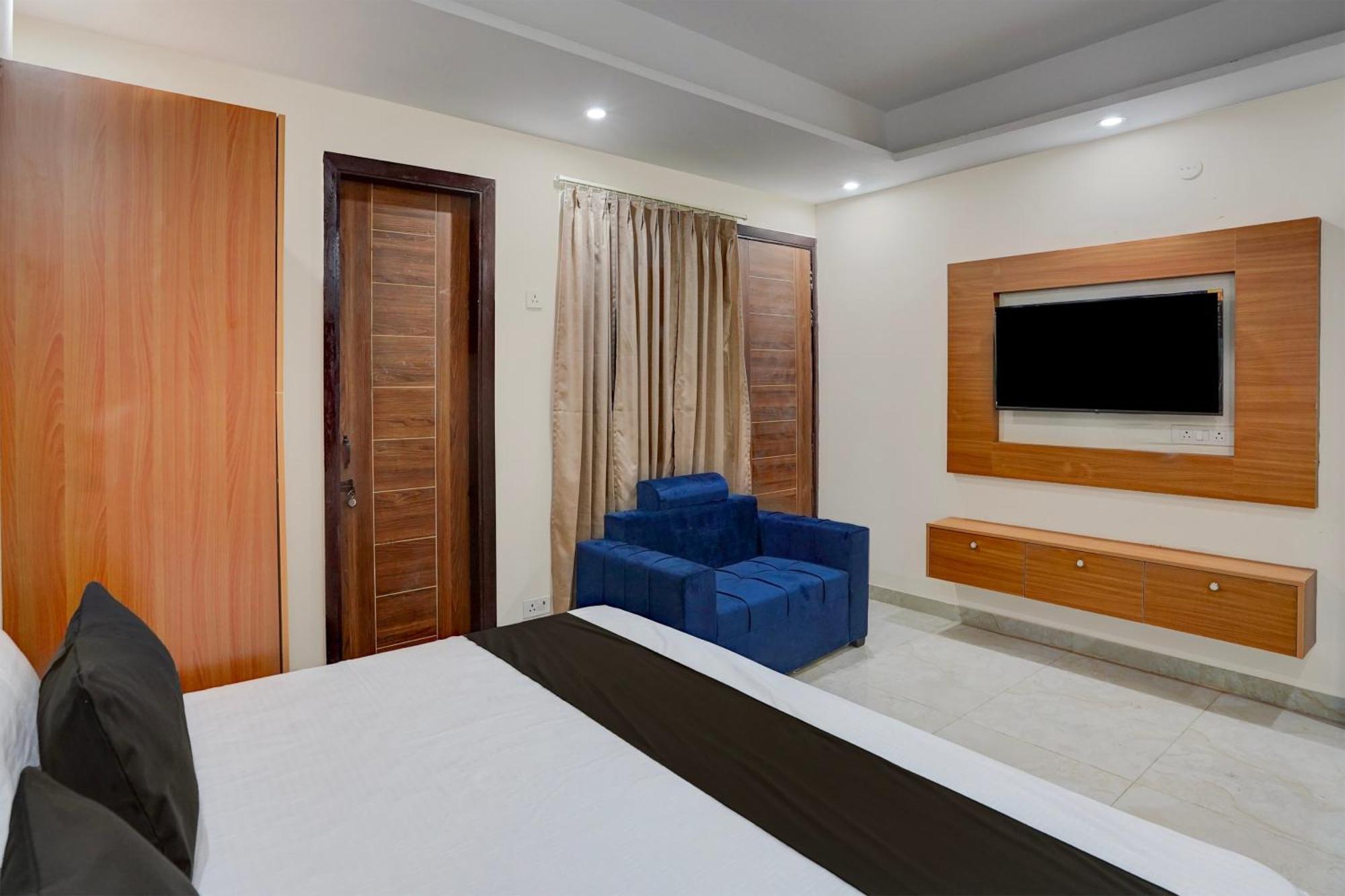 Hotel O R.N Residency Hotel Ґазіабад Екстер'єр фото