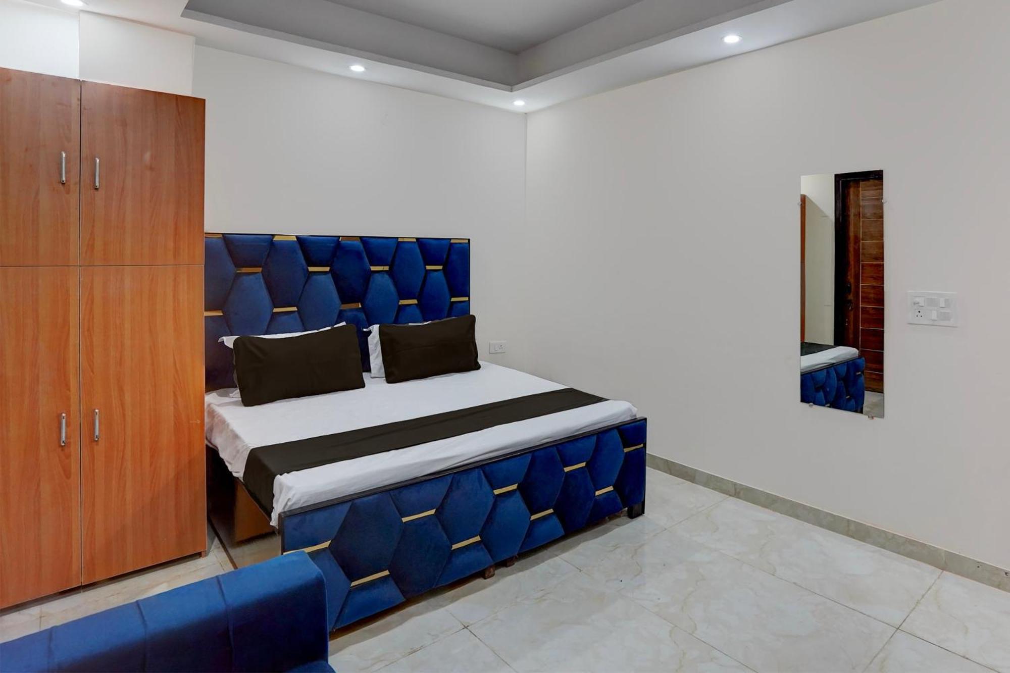 Hotel O R.N Residency Hotel Ґазіабад Екстер'єр фото