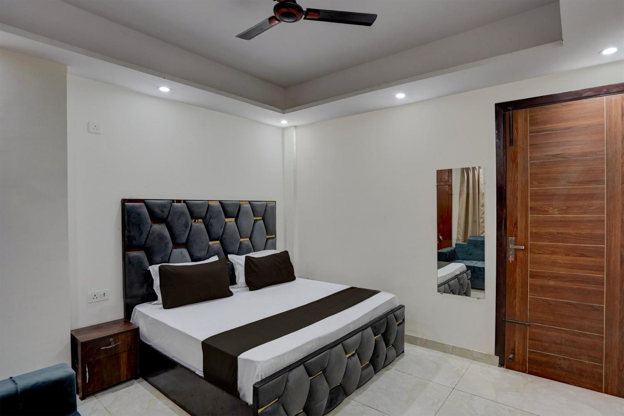 Hotel O R.N Residency Hotel Ґазіабад Екстер'єр фото